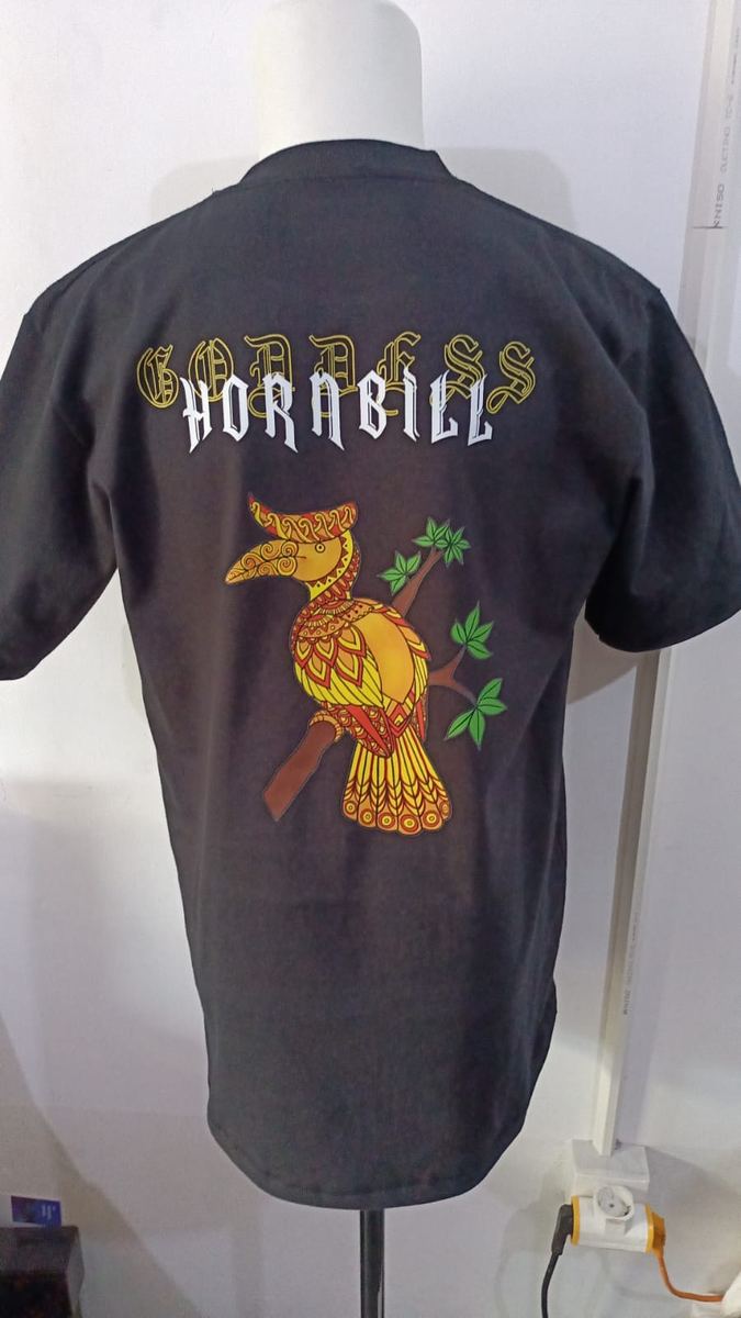 Kaos hitam sablon DTF burung hornbill